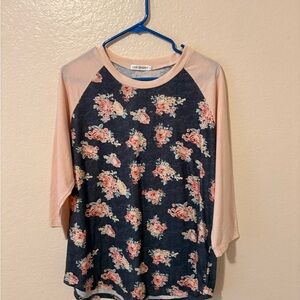 Ceasikery Floral Raglan 3/4 Sleeve Tee - Navy & Blush